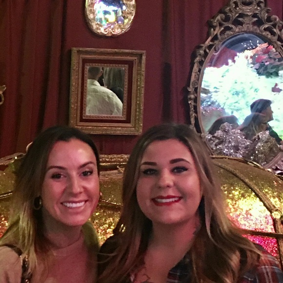 Meet your Posher, Jasminr - Picture 1 of 1